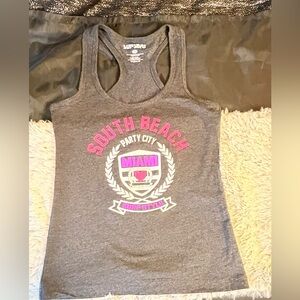 surf style South Beach Miami Graphic Racerback Tank - Gray & Pink